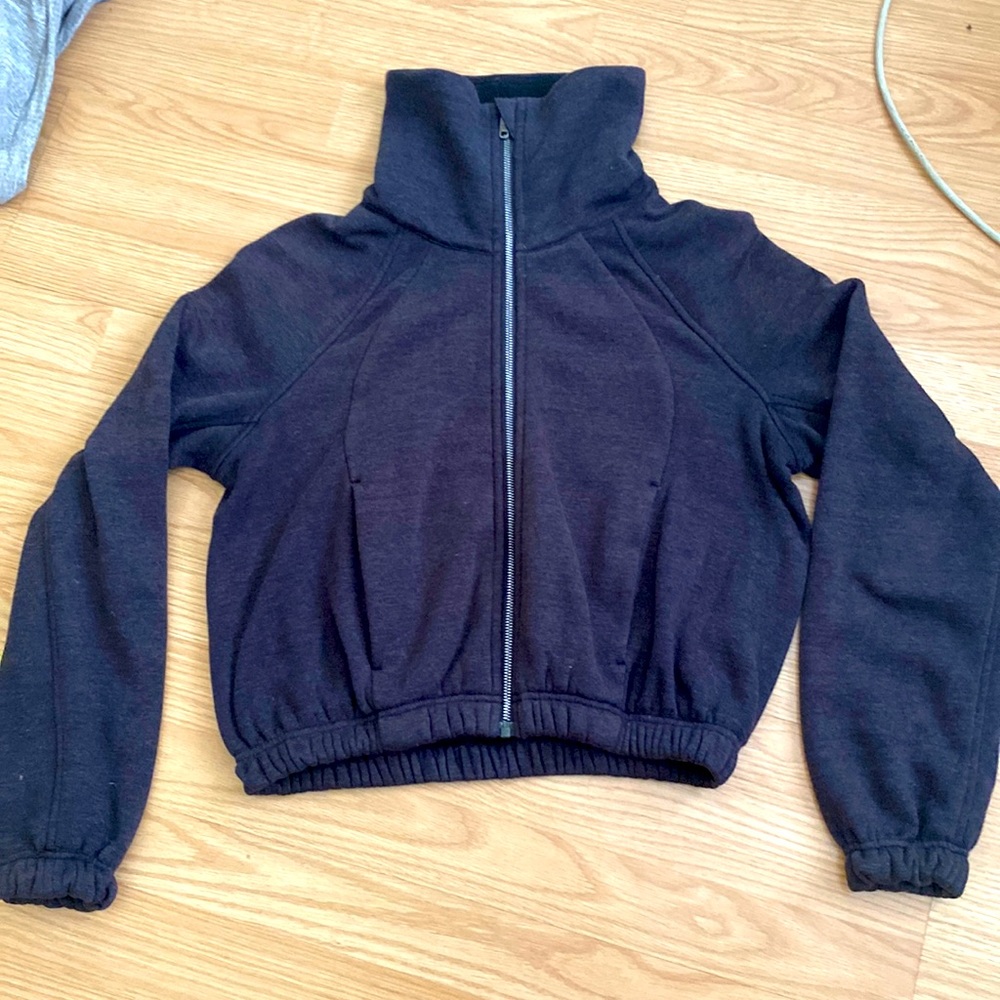 Lululemon Flywheel zip up jacket.